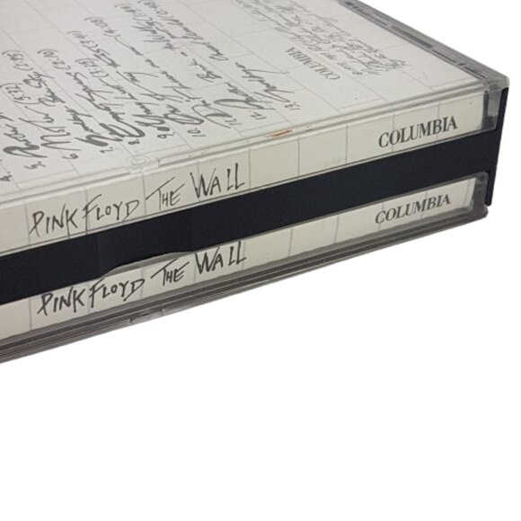 Vintage 1997 Pink Floyd The Wall 2 CD Set Lyrics Booklet Anniversary Edition - Picture 9 of 13